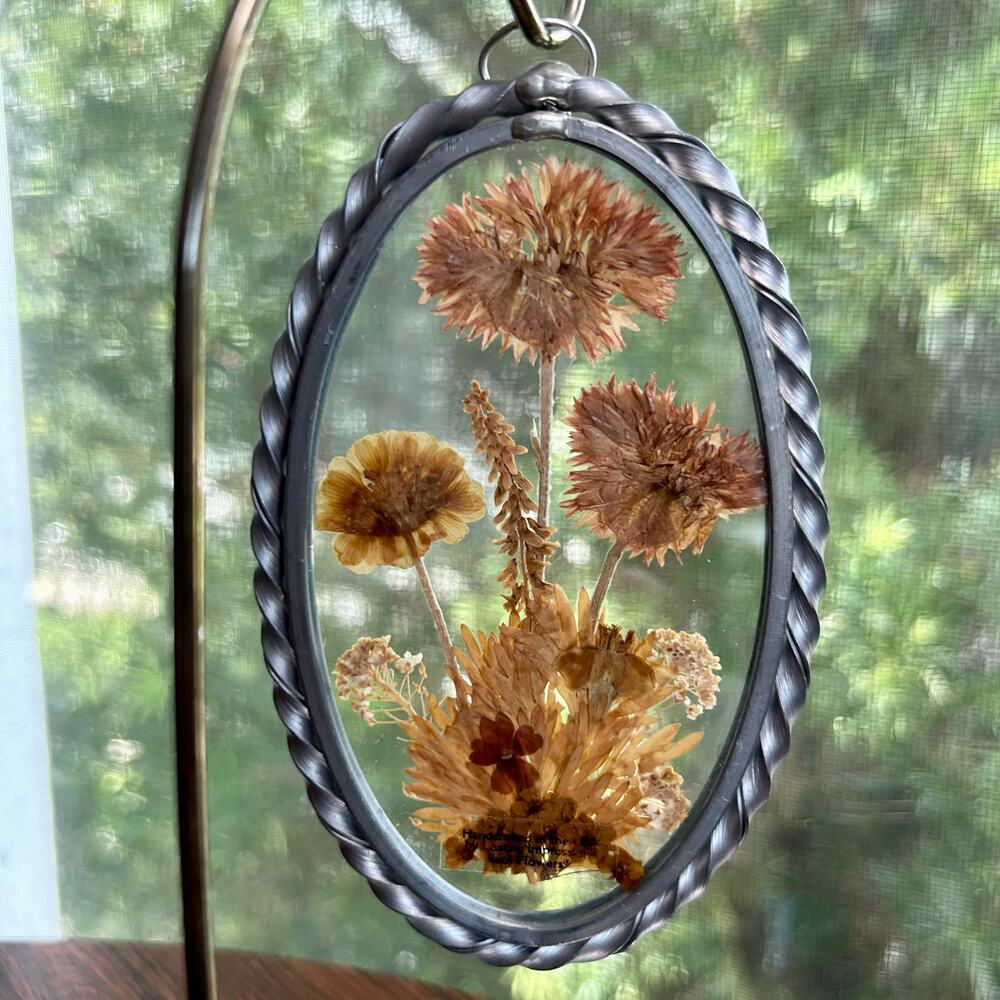 Vintage Pressed Flower Oval Glass Suncatcher – 6” x 3.5”